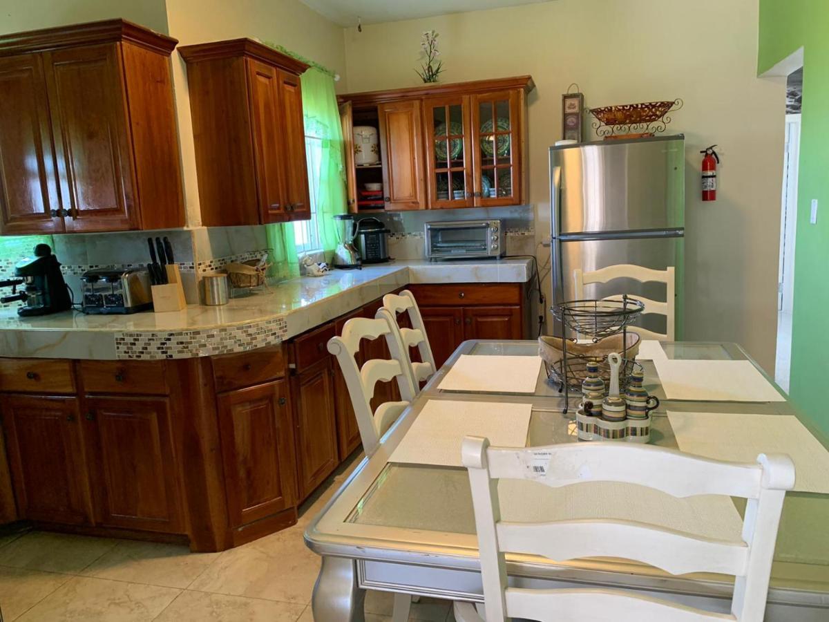 Apartament Bella Vista Vacation Montego Bay Zewnętrze zdjęcie